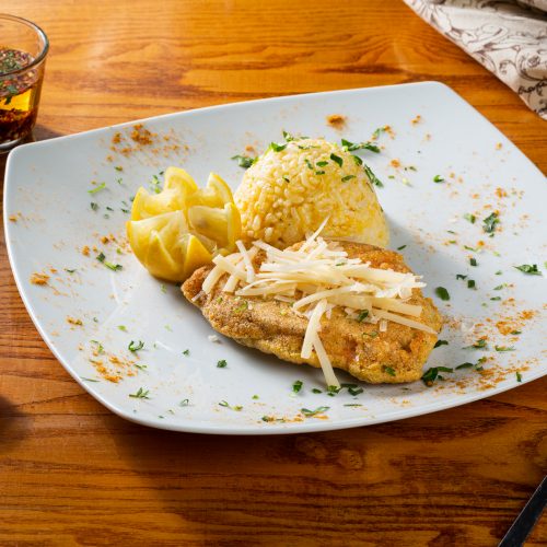 SOMON ÎN CRUSTĂ DE MĂLAI CU OREZ (SALMONE CON CRUSTA DI MAIS CON RISSO)